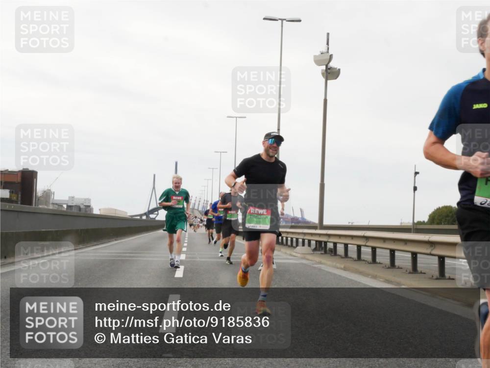 03.10.2025 - Köhlbrandbrückenlauf Matties Gatica Varas http://msf.ph/oto/9185836 03.10.2025 15:43:44 Position 3 7535 meine-sportfotos.de