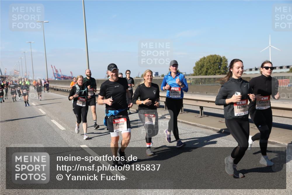 03.10.2025 - Köhlbrandbrückenlauf Yannick Fuchs http://msf.ph/oto/9185837 03.10.2025 12:04:57 Position 3 472, 6045, 6110, 5288, 4489 meine-sportfotos.de