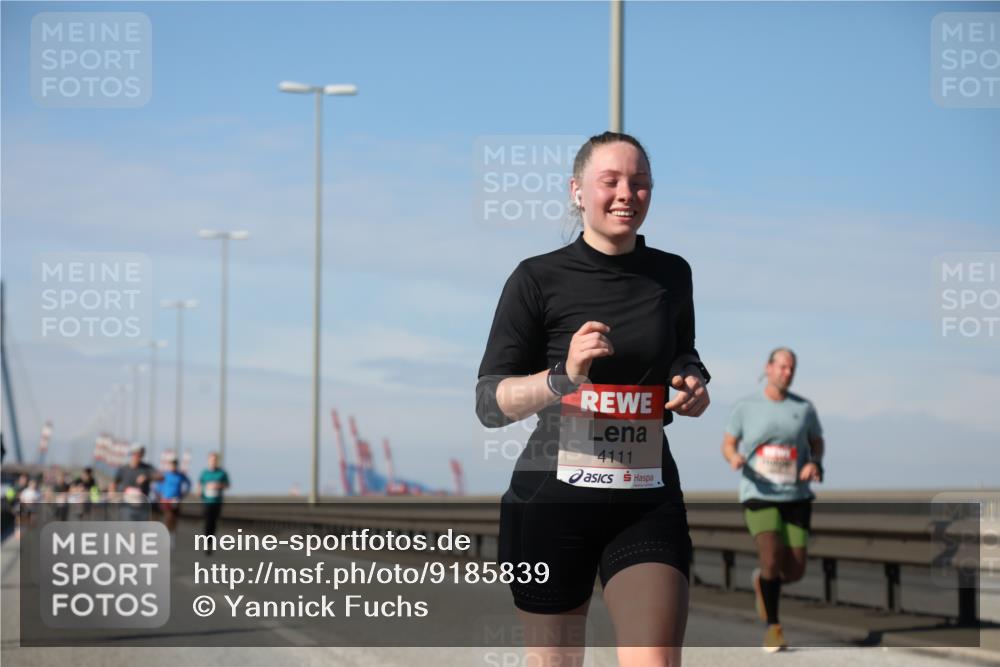 03.10.2025 - Köhlbrandbrückenlauf Yannick Fuchs http://msf.ph/oto/9185839 03.10.2025 11:43:47 Position 3 4111 meine-sportfotos.de