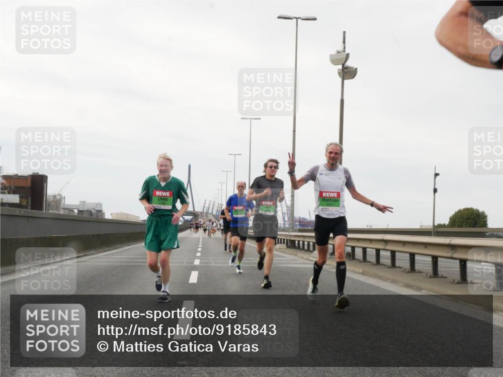 03.10.2025 - Köhlbrandbrückenlauf Matties Gatica Varas http://msf.ph/oto/9185843 03.10.2025 15:43:46 Position 3  meine-sportfotos.de
