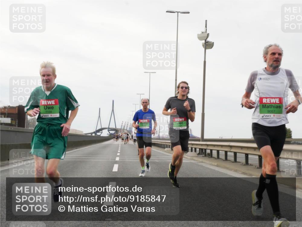 03.10.2025 - Köhlbrandbrückenlauf Matties Gatica Varas http://msf.ph/oto/9185847 03.10.2025 15:43:47 Position 3 9057, 7109 meine-sportfotos.de