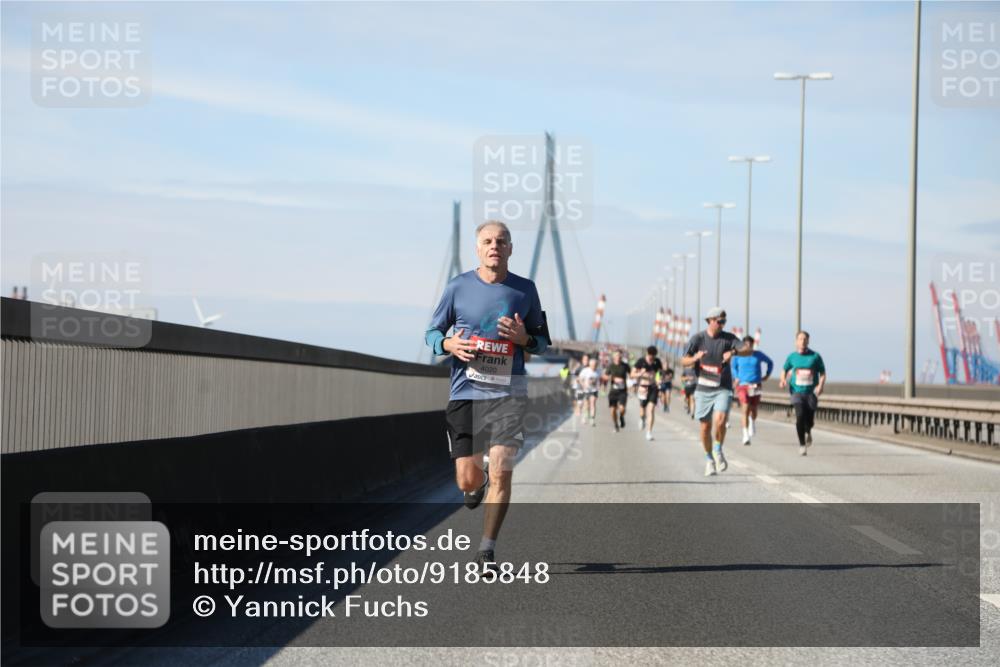 03.10.2025 - Köhlbrandbrückenlauf Yannick Fuchs http://msf.ph/oto/9185848 03.10.2025 11:43:48 Position 3 4020 meine-sportfotos.de