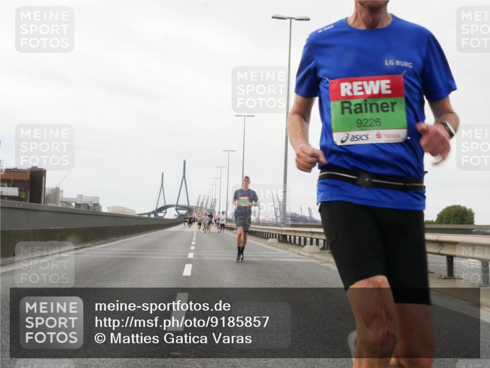 03.10.2025 - Köhlbrandbrückenlauf Matties Gatica Varas http://msf.ph/oto/9185857 03.10.2025 15:43:49 Position 3 4, 9226 meine-sportfotos.de