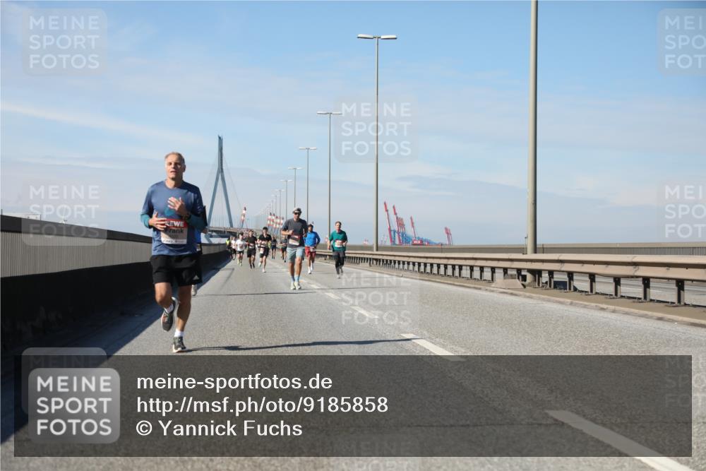 03.10.2025 - Köhlbrandbrückenlauf Yannick Fuchs http://msf.ph/oto/9185858 03.10.2025 11:43:49 Position 3  meine-sportfotos.de