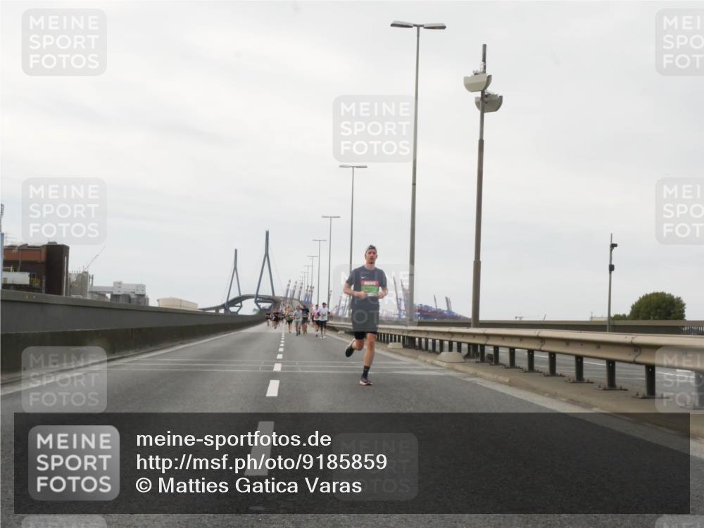 03.10.2025 - Köhlbrandbrückenlauf Matties Gatica Varas http://msf.ph/oto/9185859 03.10.2025 15:43:49 Position 3  meine-sportfotos.de