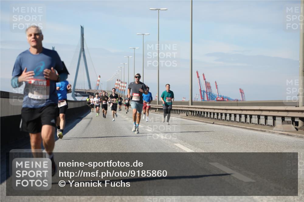 03.10.2025 - Köhlbrandbrückenlauf Yannick Fuchs http://msf.ph/oto/9185860 03.10.2025 11:43:49 Position 3  meine-sportfotos.de
