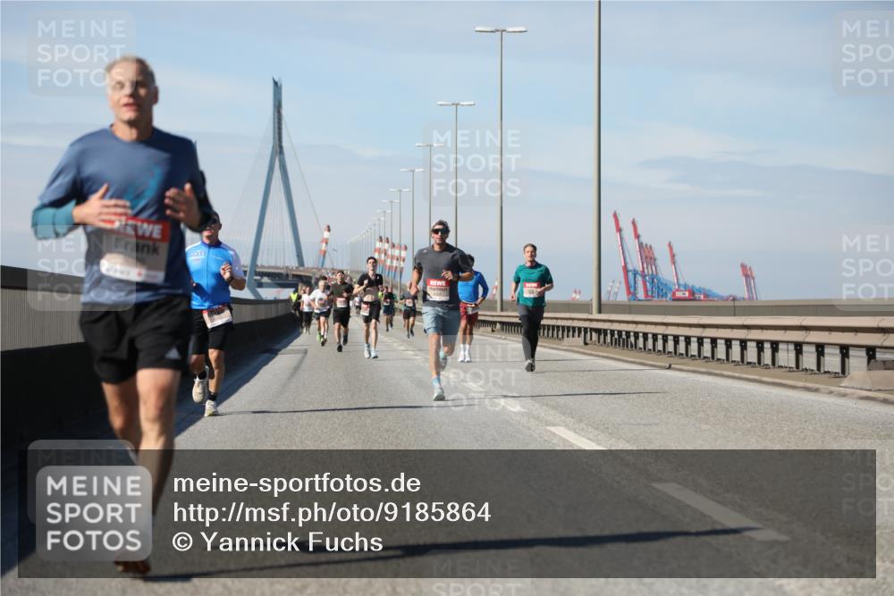 03.10.2025 - Köhlbrandbrückenlauf Yannick Fuchs http://msf.ph/oto/9185864 03.10.2025 11:43:50 Position 3  meine-sportfotos.de