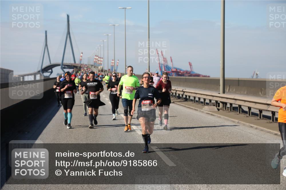 03.10.2025 - Köhlbrandbrückenlauf Yannick Fuchs http://msf.ph/oto/9185866 03.10.2025 12:05:01 Position 3 5577 meine-sportfotos.de