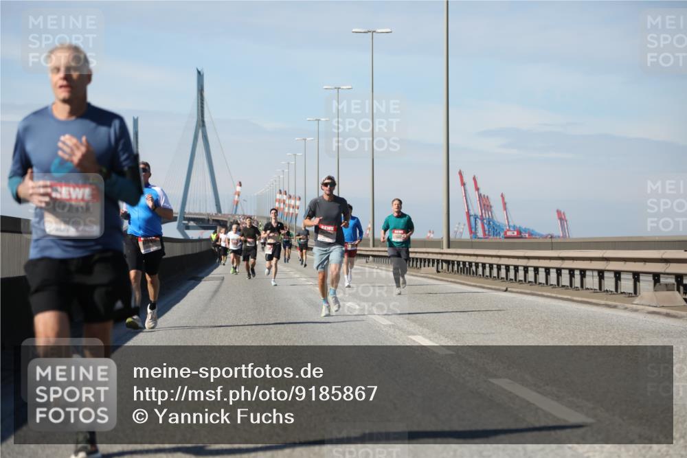 03.10.2025 - Köhlbrandbrückenlauf Yannick Fuchs http://msf.ph/oto/9185867 03.10.2025 11:43:50 Position 3  meine-sportfotos.de