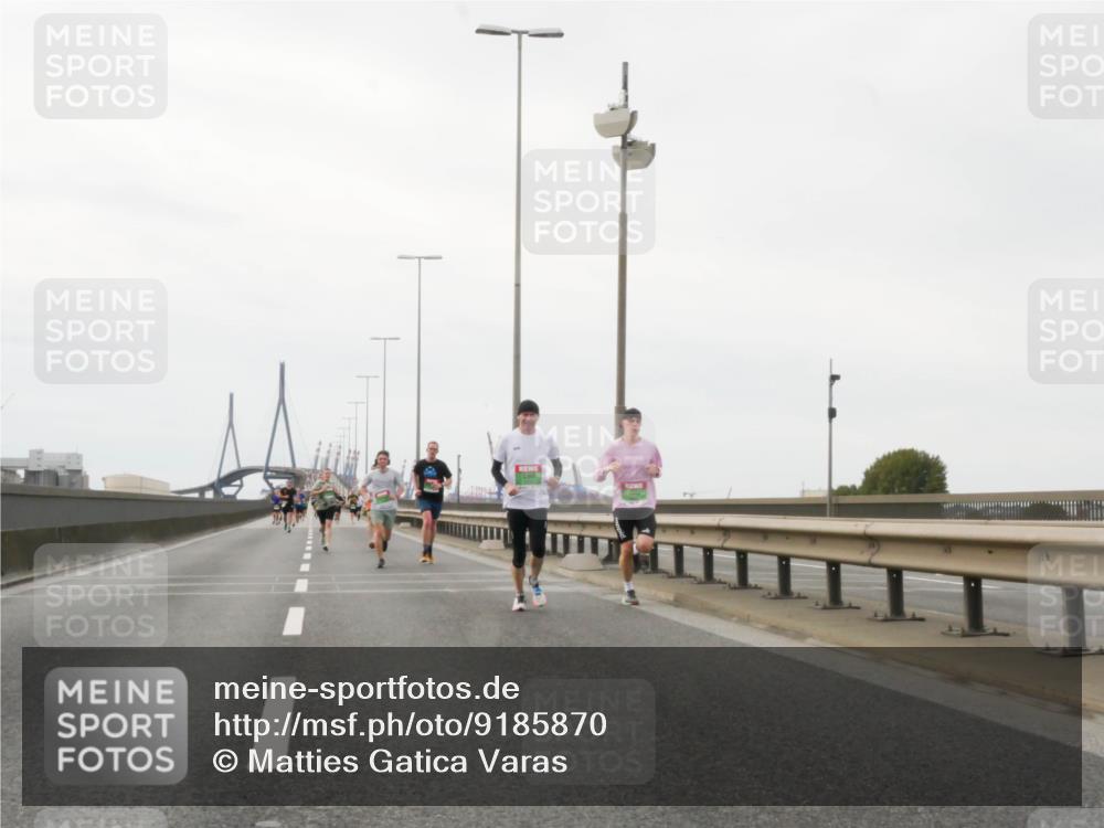 03.10.2025 - Köhlbrandbrückenlauf Matties Gatica Varas http://msf.ph/oto/9185870 03.10.2025 15:43:59 Position 3  meine-sportfotos.de