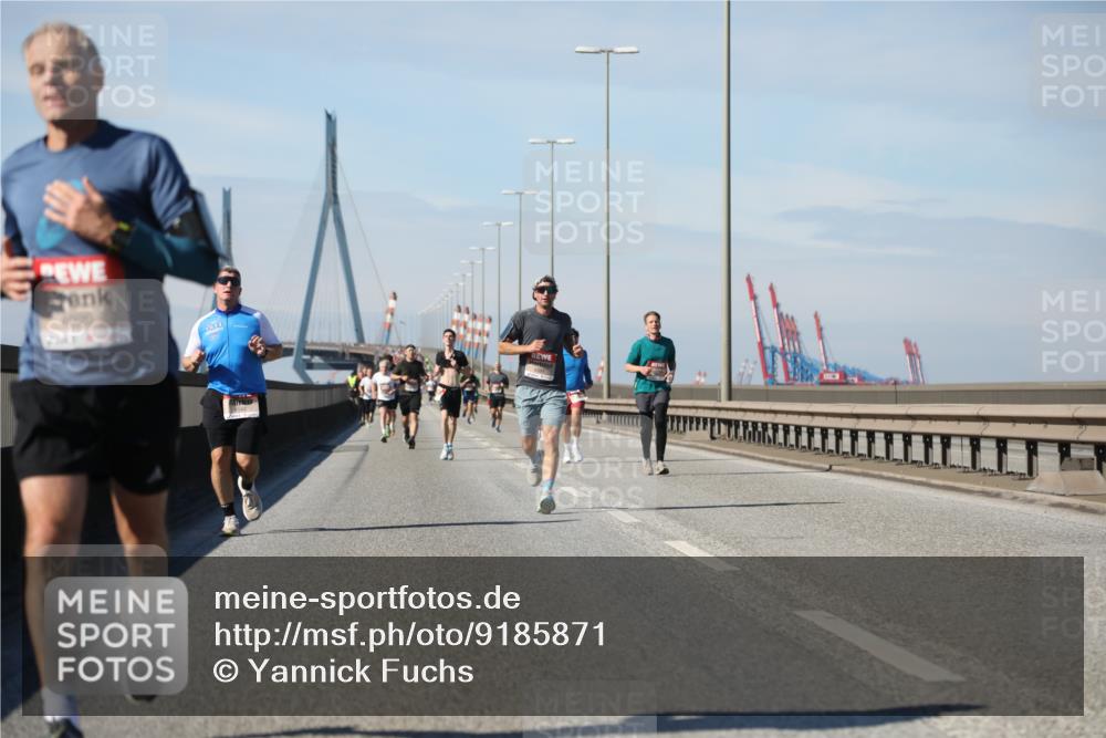 03.10.2025 - Köhlbrandbrückenlauf Yannick Fuchs http://msf.ph/oto/9185871 03.10.2025 11:43:50 Position 3  meine-sportfotos.de