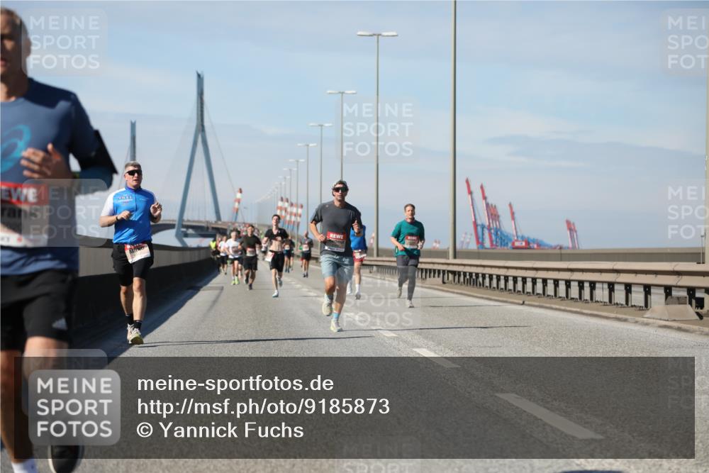 03.10.2025 - Köhlbrandbrückenlauf Yannick Fuchs http://msf.ph/oto/9185873 03.10.2025 11:43:50 Position 3  meine-sportfotos.de