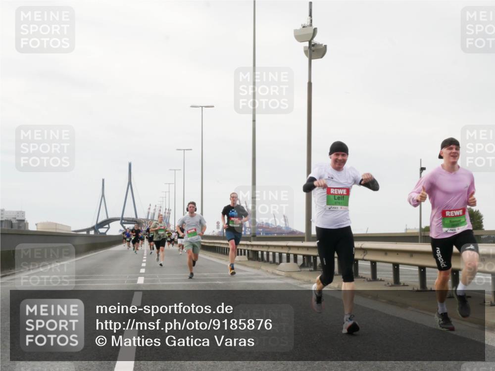 03.10.2025 - Köhlbrandbrückenlauf Matties Gatica Varas http://msf.ph/oto/9185876 03.10.2025 15:44:01 Position 3 8761 meine-sportfotos.de