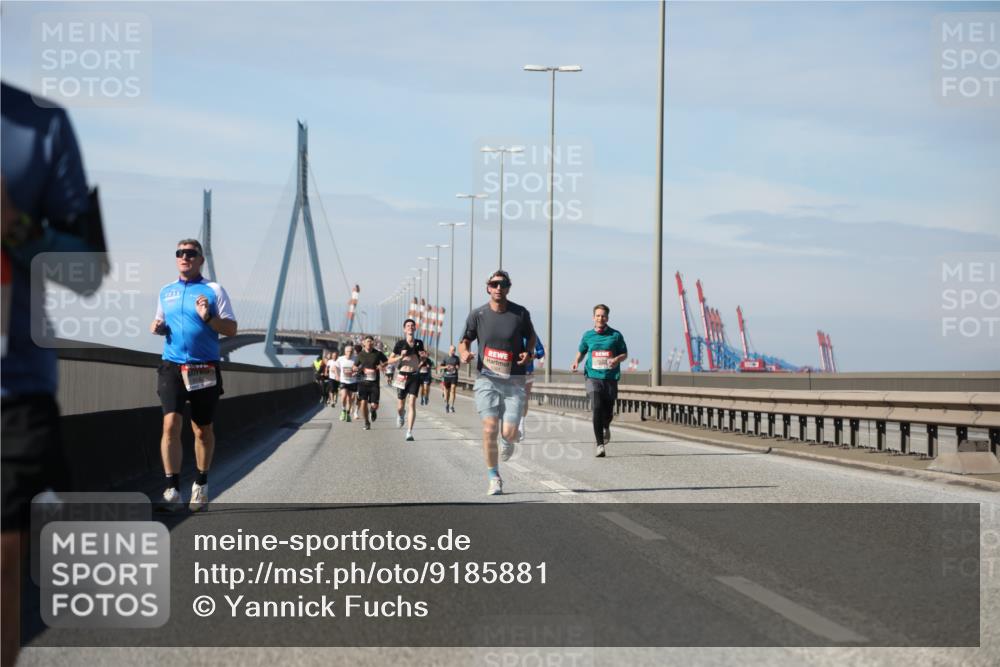 03.10.2025 - Köhlbrandbrückenlauf Yannick Fuchs http://msf.ph/oto/9185881 03.10.2025 11:43:50 Position 3  meine-sportfotos.de