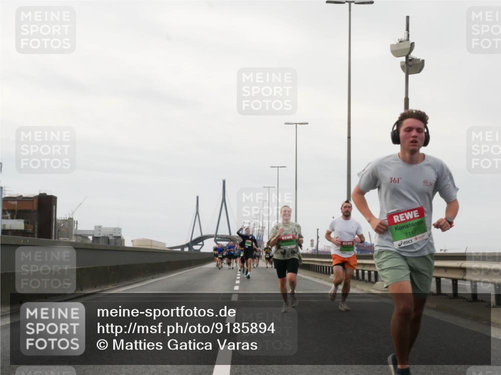03.10.2025 - Köhlbrandbrückenlauf Matties Gatica Varas http://msf.ph/oto/9185894 03.10.2025 15:44:05 Position 3 361, 7117 meine-sportfotos.de