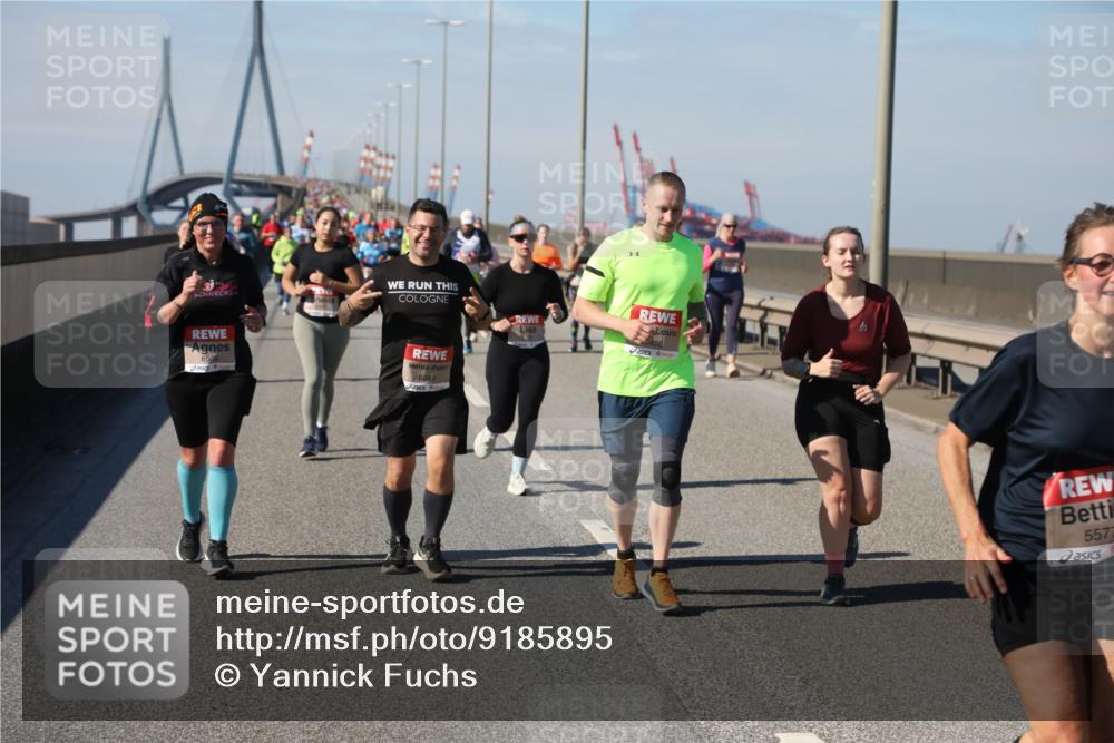 03.10.2025 - Köhlbrandbrückenlauf Yannick Fuchs http://msf.ph/oto/9185895 03.10.2025 12:05:03 Position 3 6692, 438, 5577 meine-sportfotos.de