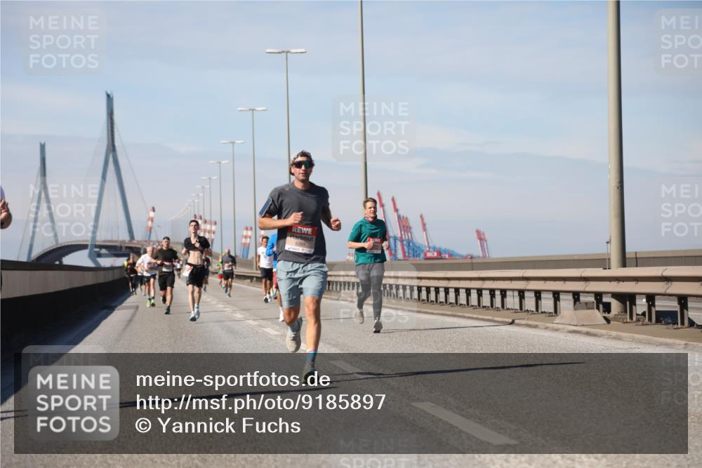 03.10.2025 - Köhlbrandbrückenlauf Yannick Fuchs http://msf.ph/oto/9185897 03.10.2025 11:43:52 Position 3 6391 meine-sportfotos.de