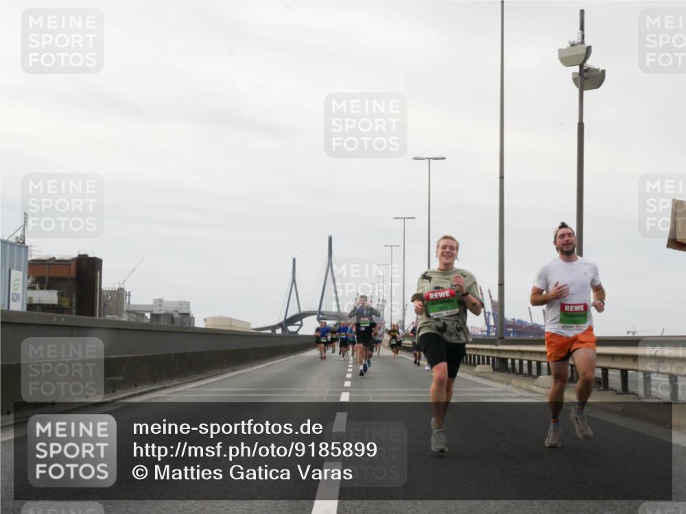 03.10.2025 - Köhlbrandbrückenlauf Matties Gatica Varas http://msf.ph/oto/9185899 03.10.2025 15:44:06 Position 3  meine-sportfotos.de