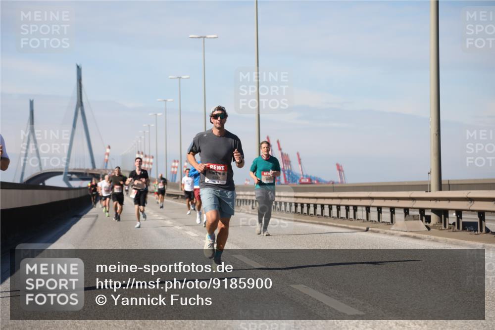 03.10.2025 - Köhlbrandbrückenlauf Yannick Fuchs http://msf.ph/oto/9185900 03.10.2025 11:43:52 Position 3 6391 meine-sportfotos.de