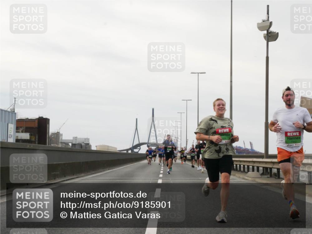 03.10.2025 - Köhlbrandbrückenlauf Matties Gatica Varas http://msf.ph/oto/9185901 03.10.2025 15:44:06 Position 3 15, 614, 7352 meine-sportfotos.de
