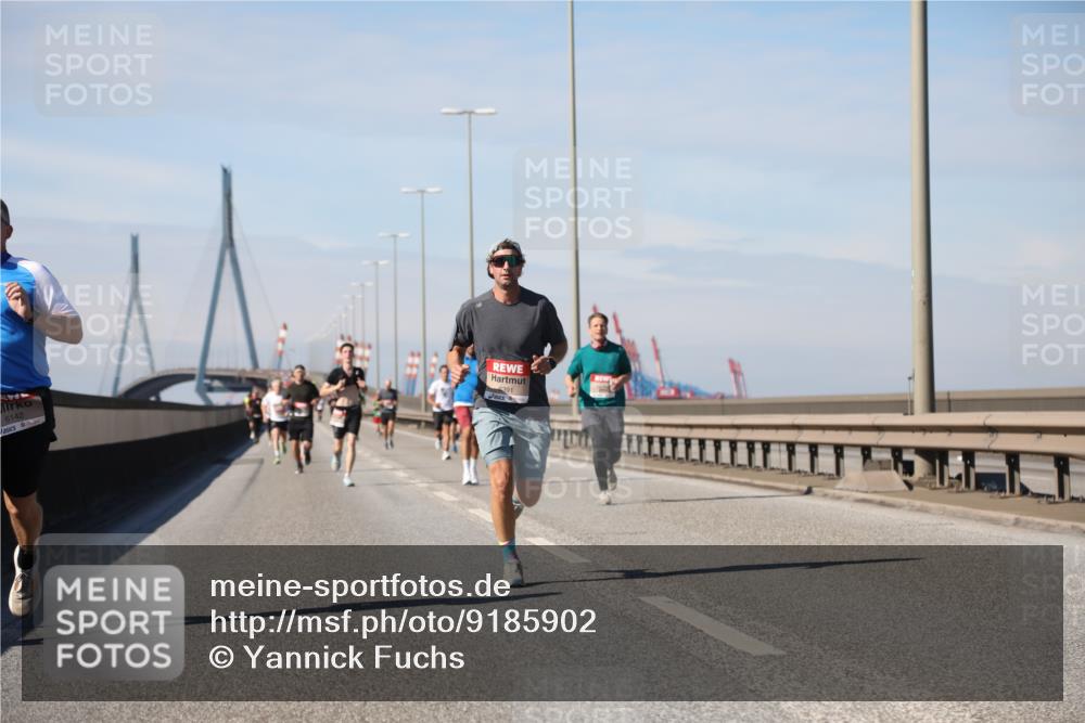 03.10.2025 - Köhlbrandbrückenlauf Yannick Fuchs http://msf.ph/oto/9185902 03.10.2025 11:43:53 Position 3 6142, 391 meine-sportfotos.de