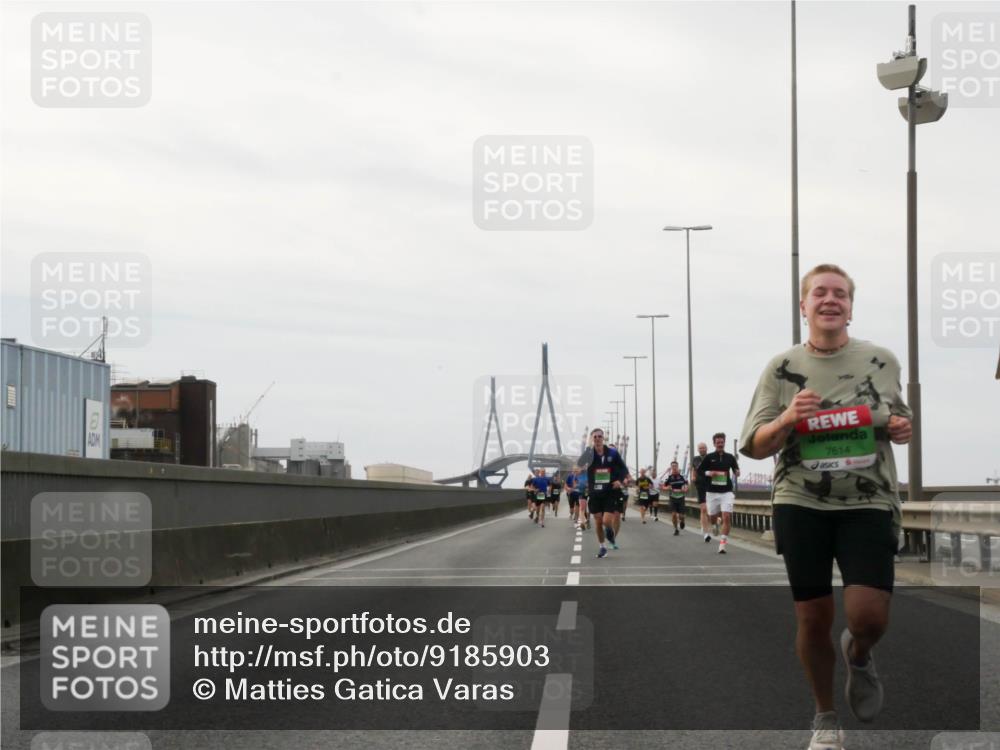 03.10.2025 - Köhlbrandbrückenlauf Matties Gatica Varas http://msf.ph/oto/9185903 03.10.2025 15:44:07 Position 3 7614 meine-sportfotos.de