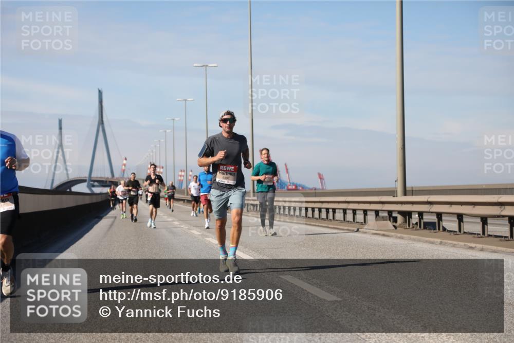 03.10.2025 - Köhlbrandbrückenlauf Yannick Fuchs http://msf.ph/oto/9185906 03.10.2025 11:43:53 Position 3 6391 meine-sportfotos.de