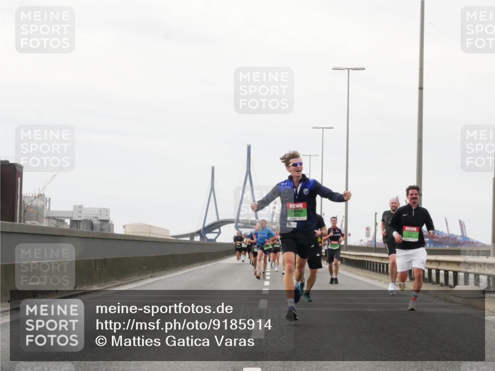 03.10.2025 - Köhlbrandbrückenlauf Matties Gatica Varas http://msf.ph/oto/9185914 03.10.2025 15:44:10 Position 3  meine-sportfotos.de