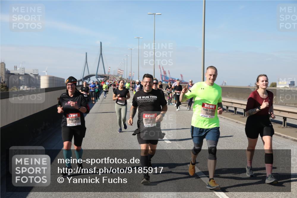 03.10.2025 - Köhlbrandbrückenlauf Yannick Fuchs http://msf.ph/oto/9185917 03.10.2025 12:05:05 Position 3 6505, 5438, 6692 meine-sportfotos.de