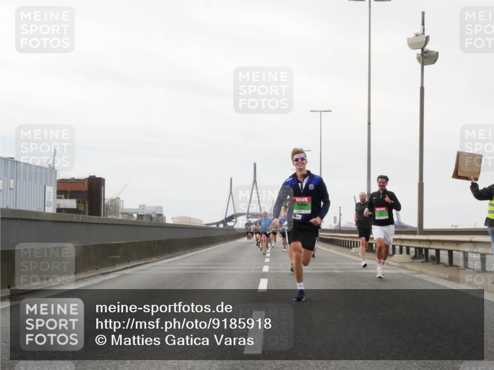 03.10.2025 - Köhlbrandbrückenlauf Matties Gatica Varas http://msf.ph/oto/9185918 03.10.2025 15:44:11 Position 3  meine-sportfotos.de