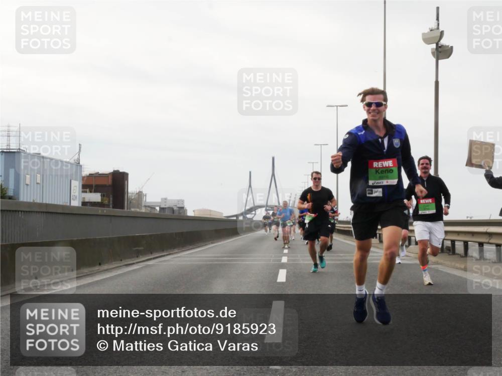 03.10.2025 - Köhlbrandbrückenlauf Matties Gatica Varas http://msf.ph/oto/9185923 03.10.2025 15:44:12 Position 3 8916 meine-sportfotos.de