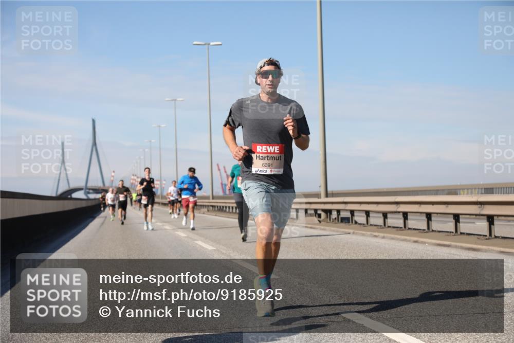 03.10.2025 - Köhlbrandbrückenlauf Yannick Fuchs http://msf.ph/oto/9185925 03.10.2025 11:43:55 Position 3 6391 meine-sportfotos.de
