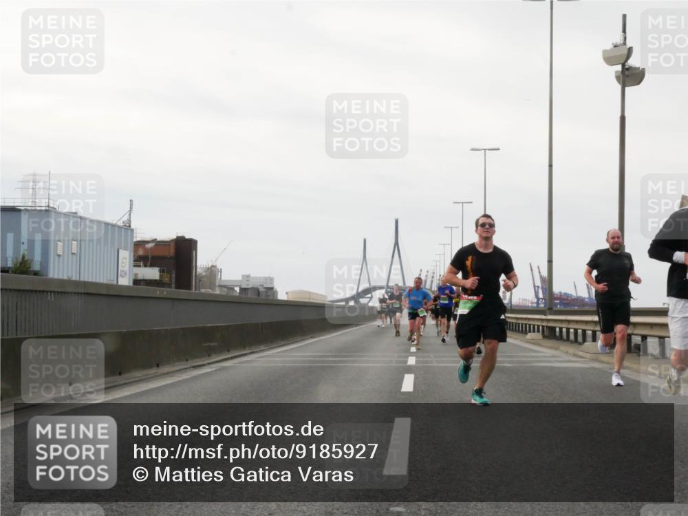 03.10.2025 - Köhlbrandbrückenlauf Matties Gatica Varas http://msf.ph/oto/9185927 03.10.2025 15:44:13 Position 3  meine-sportfotos.de