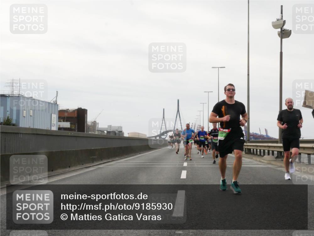 03.10.2025 - Köhlbrandbrückenlauf Matties Gatica Varas http://msf.ph/oto/9185930 03.10.2025 15:44:13 Position 3  meine-sportfotos.de