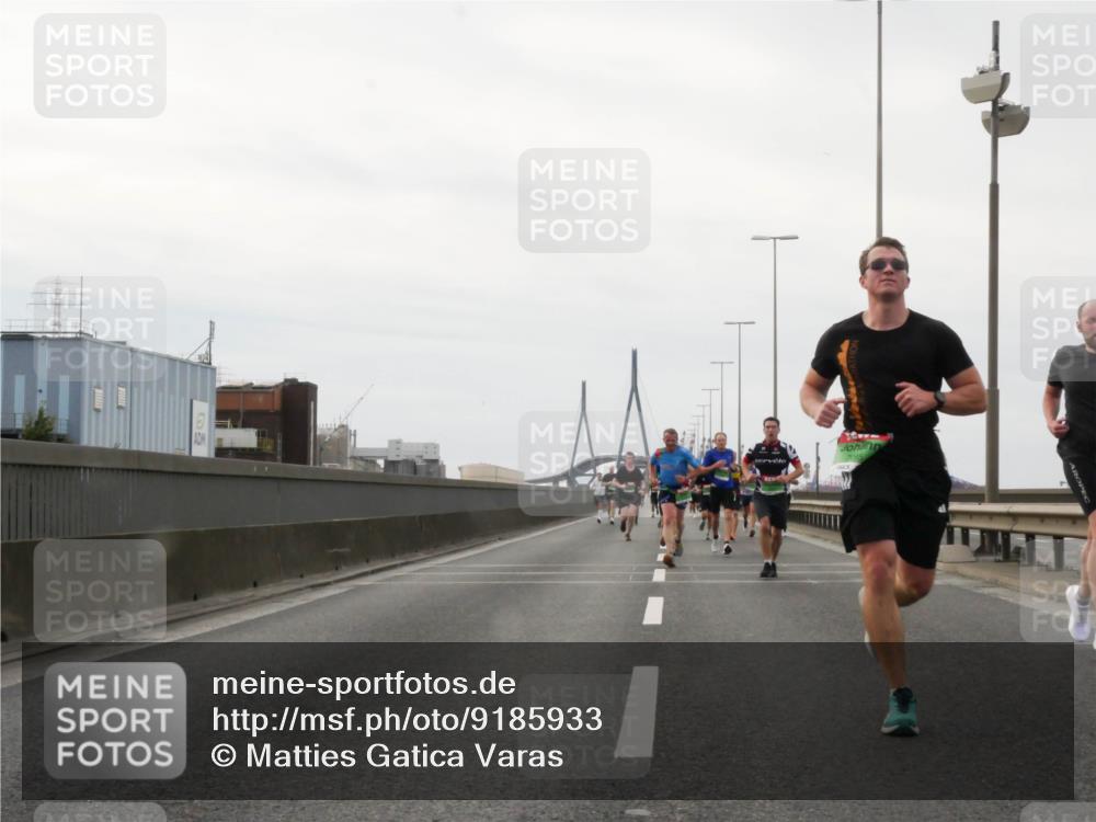 03.10.2025 - Köhlbrandbrückenlauf Matties Gatica Varas http://msf.ph/oto/9185933 03.10.2025 15:44:14 Position 3  meine-sportfotos.de