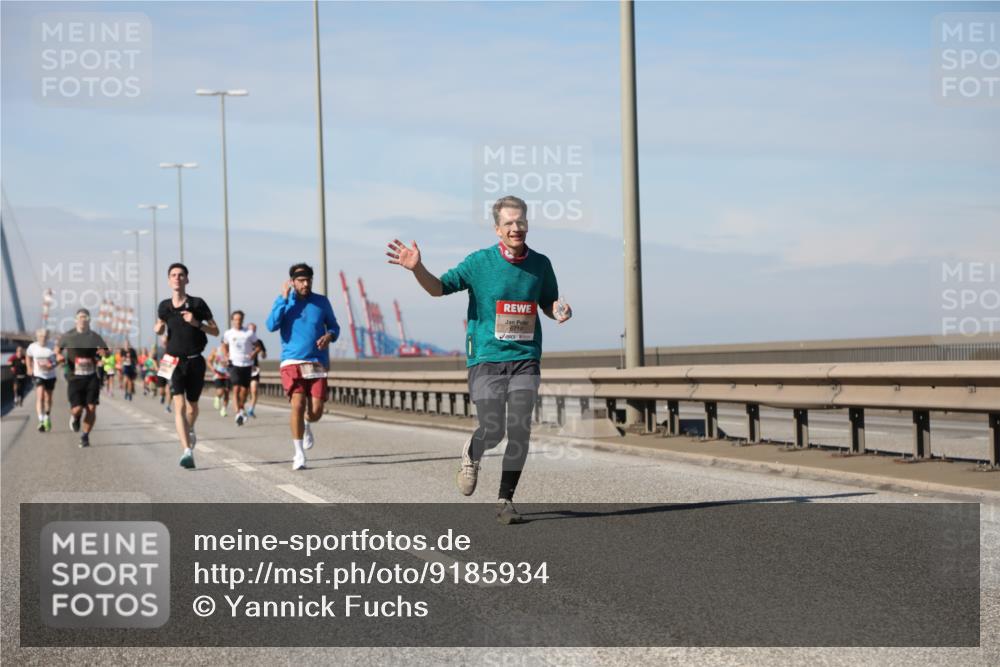 03.10.2025 - Köhlbrandbrückenlauf Yannick Fuchs http://msf.ph/oto/9185934 03.10.2025 11:43:56 Position 3 6714 meine-sportfotos.de