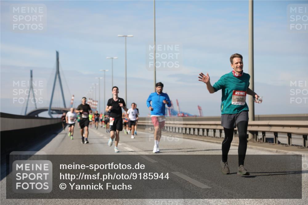 03.10.2025 - Köhlbrandbrückenlauf Yannick Fuchs http://msf.ph/oto/9185944 03.10.2025 11:43:56 Position 3 6714 meine-sportfotos.de