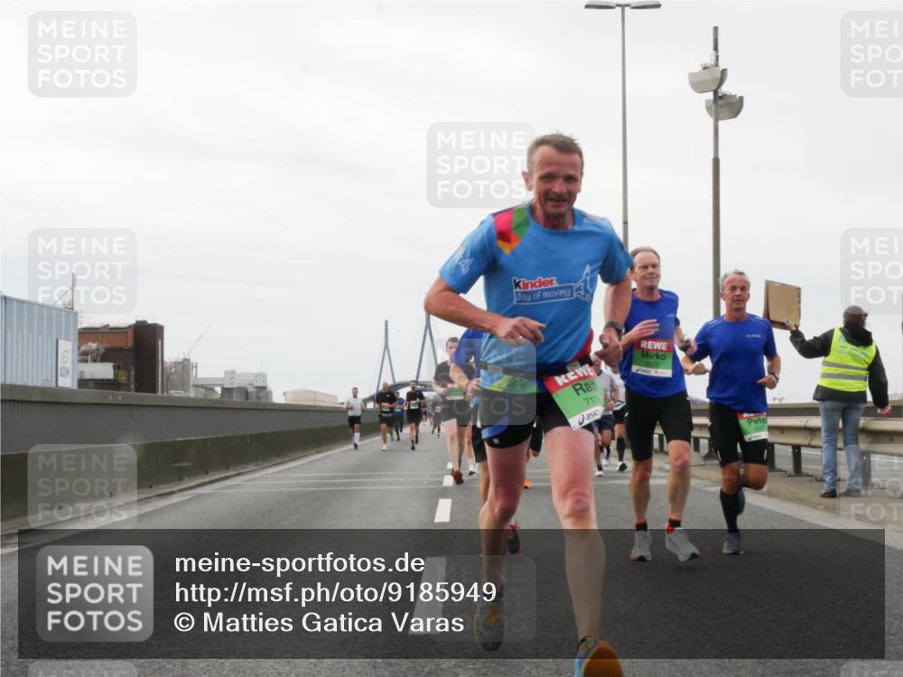 03.10.2025 - Köhlbrandbrückenlauf Matties Gatica Varas http://msf.ph/oto/9185949 03.10.2025 15:44:18 Position 3 7178 meine-sportfotos.de