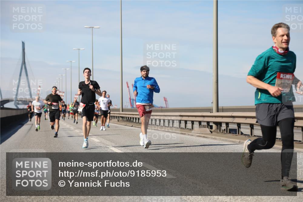 03.10.2025 - Köhlbrandbrückenlauf Yannick Fuchs http://msf.ph/oto/9185953 03.10.2025 11:43:57 Position 3 6714 meine-sportfotos.de