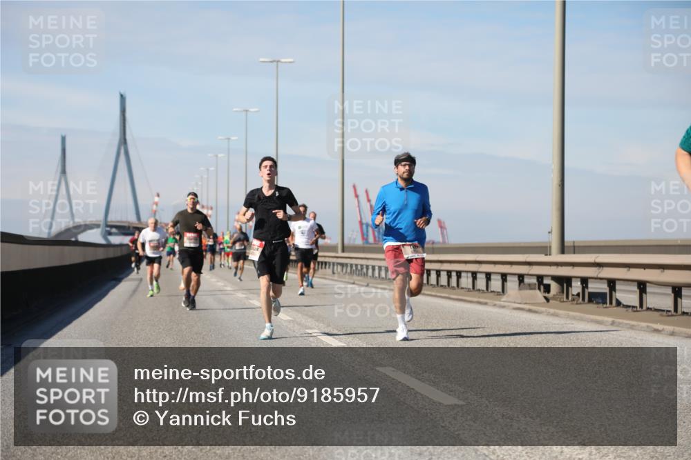 03.10.2025 - Köhlbrandbrückenlauf Yannick Fuchs http://msf.ph/oto/9185957 03.10.2025 11:43:57 Position 3  meine-sportfotos.de