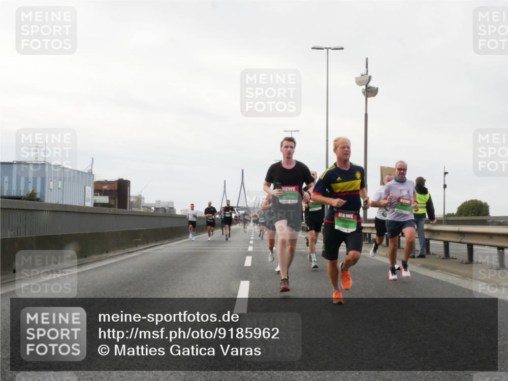 03.10.2025 - Köhlbrandbrückenlauf Matties Gatica Varas http://msf.ph/oto/9185962 03.10.2025 15:44:21 Position 3  meine-sportfotos.de
