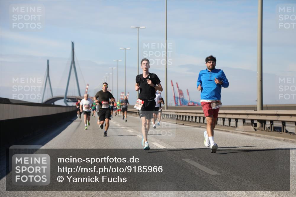 03.10.2025 - Köhlbrandbrückenlauf Yannick Fuchs http://msf.ph/oto/9185966 03.10.2025 11:43:58 Position 3  meine-sportfotos.de