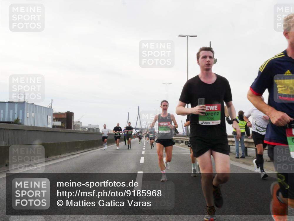 03.10.2025 - Köhlbrandbrückenlauf Matties Gatica Varas http://msf.ph/oto/9185968 03.10.2025 15:44:22 Position 3 7096 meine-sportfotos.de