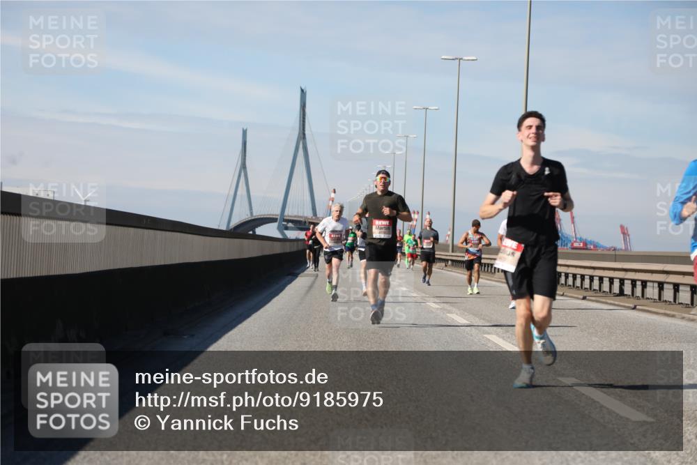 03.10.2025 - Köhlbrandbrückenlauf Yannick Fuchs http://msf.ph/oto/9185975 03.10.2025 11:43:59 Position 3  meine-sportfotos.de