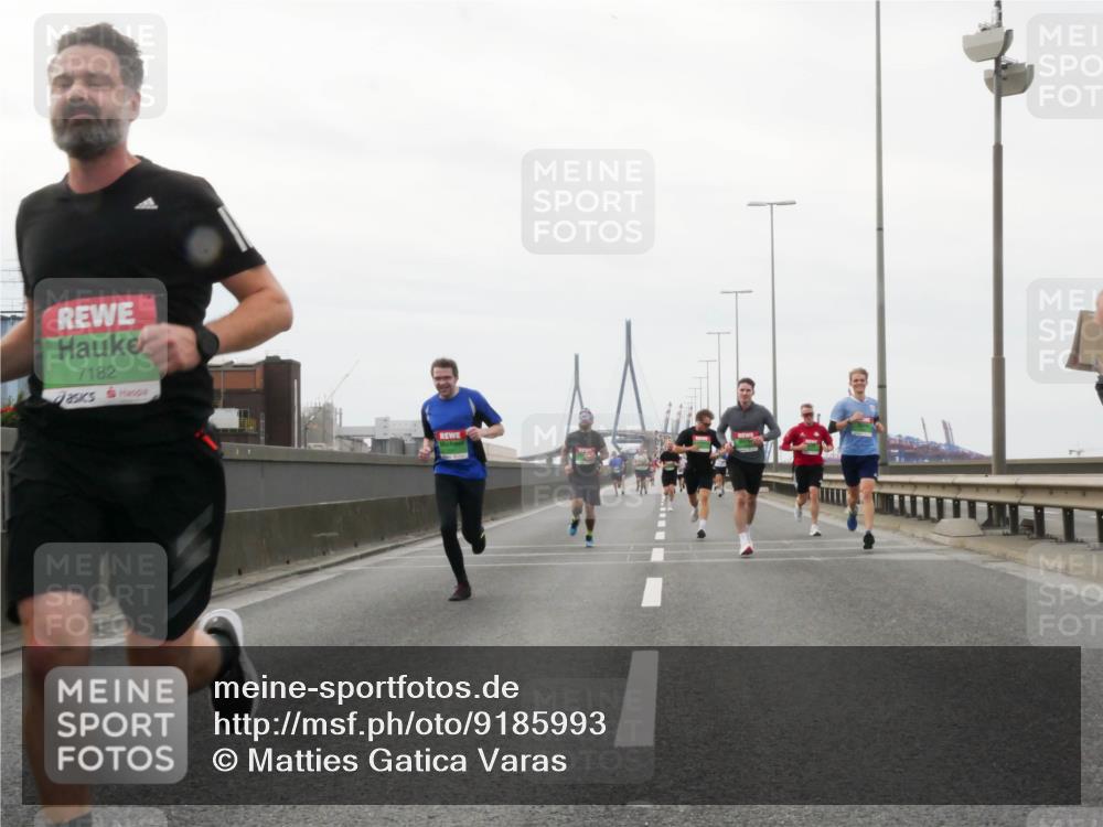 03.10.2025 - Köhlbrandbrückenlauf Matties Gatica Varas http://msf.ph/oto/9185993 03.10.2025 15:44:28 Position 3 7182 meine-sportfotos.de