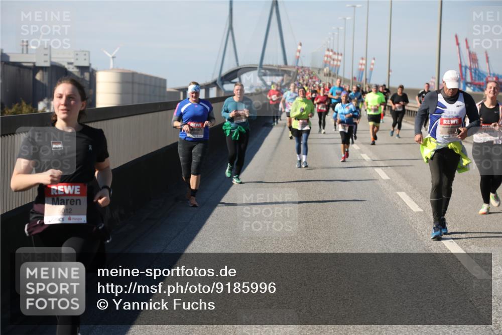 03.10.2025 - Köhlbrandbrückenlauf Yannick Fuchs http://msf.ph/oto/9185996 03.10.2025 12:05:11 Position 3 5012 meine-sportfotos.de