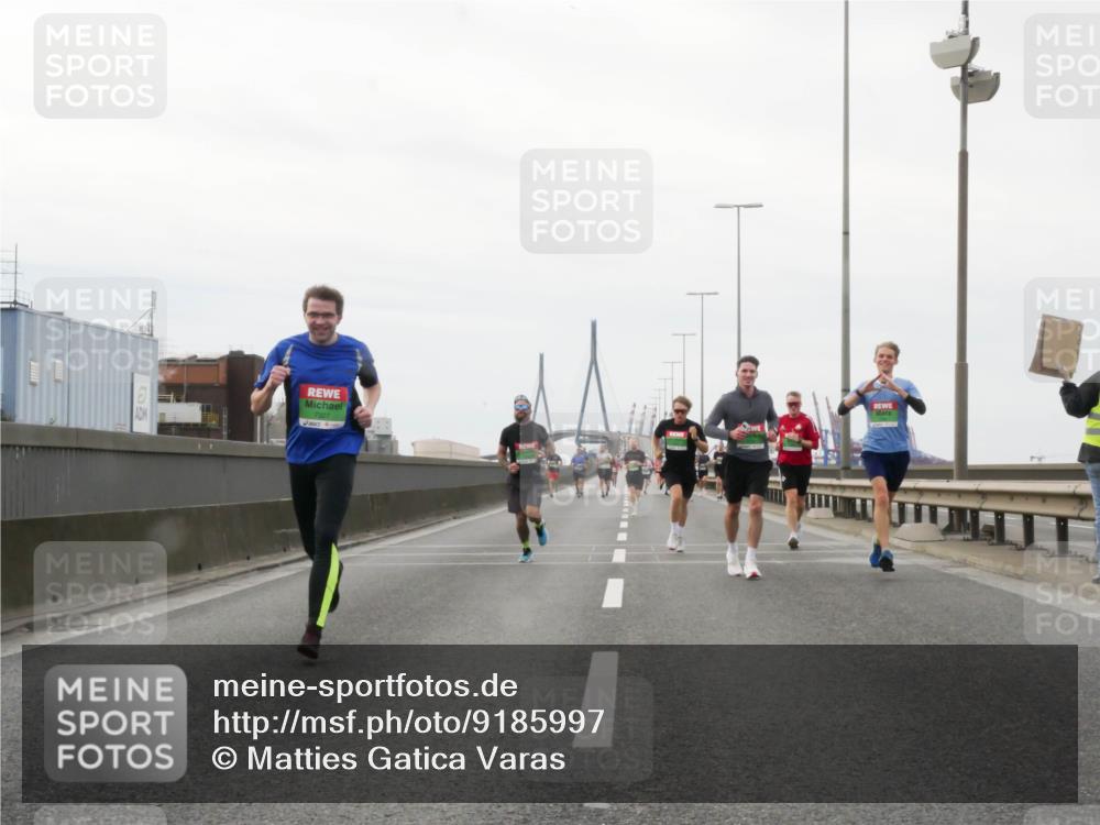 03.10.2025 - Köhlbrandbrückenlauf Matties Gatica Varas http://msf.ph/oto/9185997 03.10.2025 15:44:29 Position 3  meine-sportfotos.de