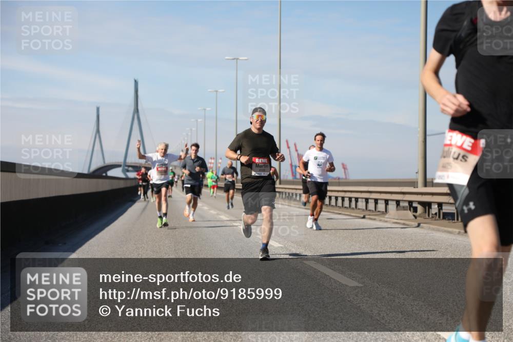 03.10.2025 - Köhlbrandbrückenlauf Yannick Fuchs http://msf.ph/oto/9185999 03.10.2025 11:44:01 Position 3  meine-sportfotos.de