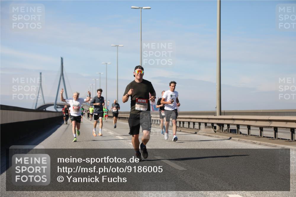 03.10.2025 - Köhlbrandbrückenlauf Yannick Fuchs http://msf.ph/oto/9186005 03.10.2025 11:44:01 Position 3 4108 meine-sportfotos.de