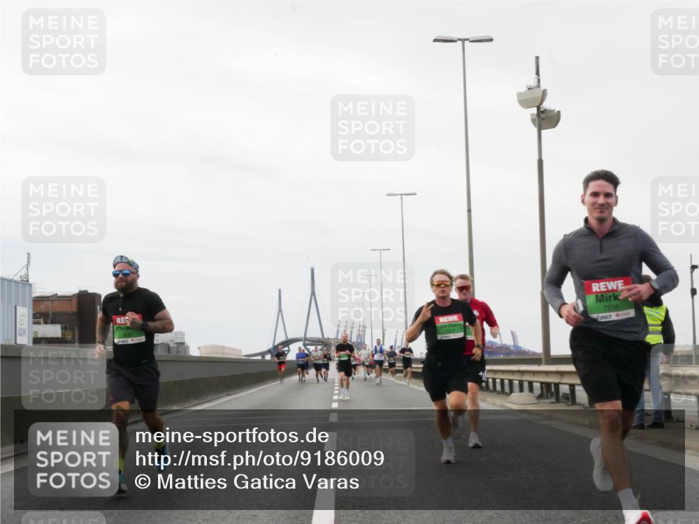 03.10.2025 - Köhlbrandbrückenlauf Matties Gatica Varas http://msf.ph/oto/9186009 03.10.2025 15:44:31 Position 3 7256 meine-sportfotos.de